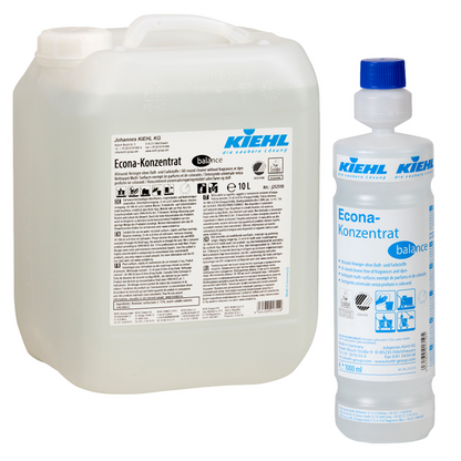 Sono raffigurati due contenitori del concentrato Kiehl Econa balance detergente universale senza profumi e coloranti di Johannes Kiehl KG: a sinistra un tanica da 10 litri e a destra una bottiglia da 1 litro, entrambi con informazioni sul prodotto.