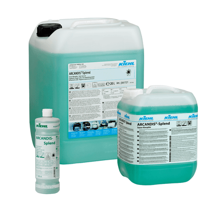Tre contenitori di ARCANDIS-Splend Brillantante Acido della Johannes Kiehl KG - dalla bottiglia da 1 litro al tanica da 10 e 20 litri - prevengono i depositi di calcare nella tua lavastoviglie, tutti riempiti con liquido azzurro chiaro.
