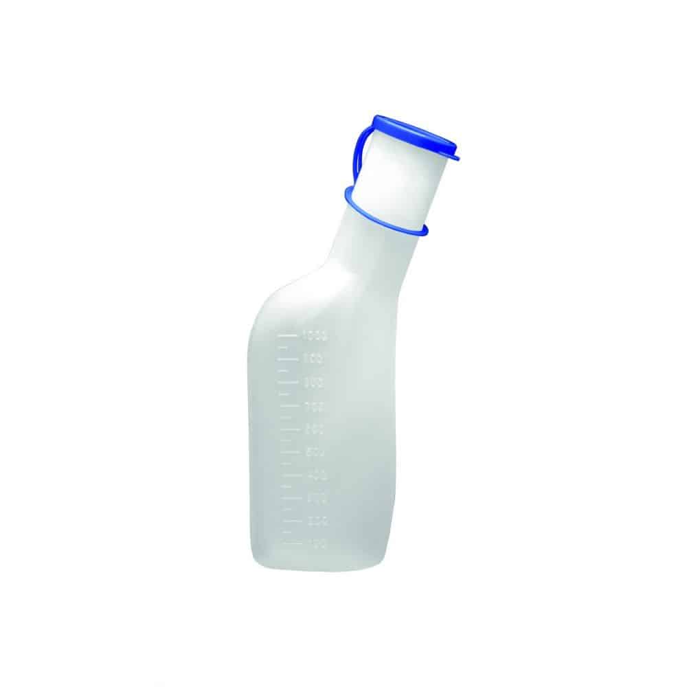 La bottiglia per urina per uomini di Meditrade GmbH è una bottiglia di plastica trasparente con tappo blu e manico ergonomico. Ha una capacità di 1000 ml, marcature di misurazione su un lato e offre una facile maneggevolezza. Il supporto per la bottiglia dell'urina è disponibile separatamente.