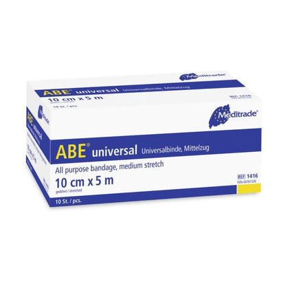La benda universale elastica permanente ABE® non sterile da 10 cm x 5 m di Meditrade GmbH è confezionata in una scatola bianca con scritte blu. Offre un'elasticità media per l'uso medico e porta il logo Meditrade nell'angolo in alto a destra. La confezione contiene 10 pezzi.