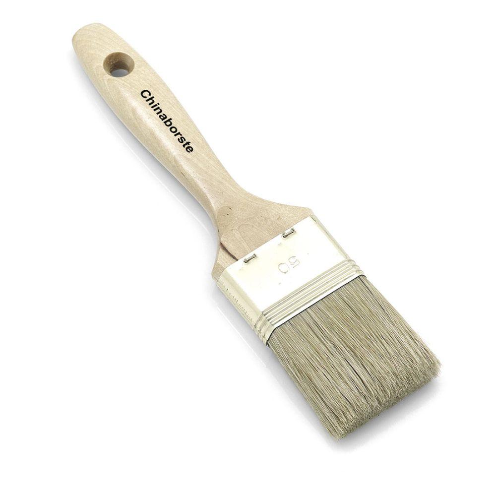 Il pennello da pittura Nölle Profi Brush Maler-Lackierpinsel 10 offre un design premium con setole chiare di alta qualità, una ghiera in metallo ottonato e un manico in legno con foro per appenderlo. È perfetto per applicazioni di verniciatura professionale.