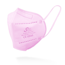 Eine rosafarbene SolidSafety Filtrierende Halbmaske FFP2 NR der AMPri Handelsgesellschaft mbH mit Ohrschlaufen, Zertifizierungsangaben und dem Solid Safety-Logo ist vor einem schlichten weißen Hintergrund abgebildet.