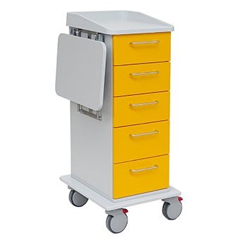 Un carrello di servizio e cura bianco Novocal con telaio in pannello di plastica piena continua, quattro cassetti gialli, piano piatto e vassoio laterale pieghevole - ideale come carrello di cura mobile.