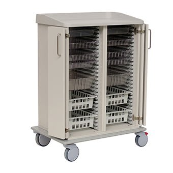 Il carrello da lavoro e assistenza Novocal è dotato di un telaio in plastica beige, doppie porte, vassoi in plastica trasparente in file verticali, maniglie laterali e quattro ruote per una facile mobilità. Confezione: 1 pezzo. Marca: Novocal.