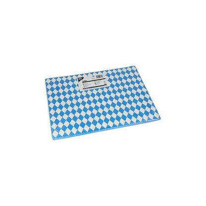 Una tovaglietta di carta PAPSTAR GmbH, 30 x 40 cm, con motivo a rombi blu-bianco, ecologica, con un'etichetta con testo e codice a barre al centro. Fotografata su sfondo bianco. Prodotto: PAPSTAR 100 tovagliette, carta.