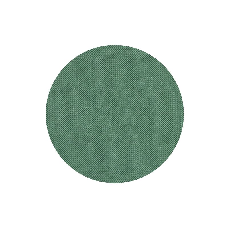 Presentiamo la tovaglia di carta PAPSTAR con goffratura damascata di PAPSTAR GmbH, una squisita tovaglia di carta verde con un motivo geometrico strutturato che ricorda una goffratura damascata e presenta una serie di forme e linee concentriche. Ideale per sottolineare l'eleganza della vostra decorazione da tavola.