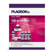 Die „Plagron Top Grow Box 100% Terra - Anbauset für Erde | 1 Stück“ von Bertels B.V. beinhaltet Flaschen wie „Terra Bloom“ und „Terra Grow“. Die Box ist in Lila und Pink gestaltet und mit einem Text versehen, der ihre Eigenschaften und ihren Inhalt beschreibt.