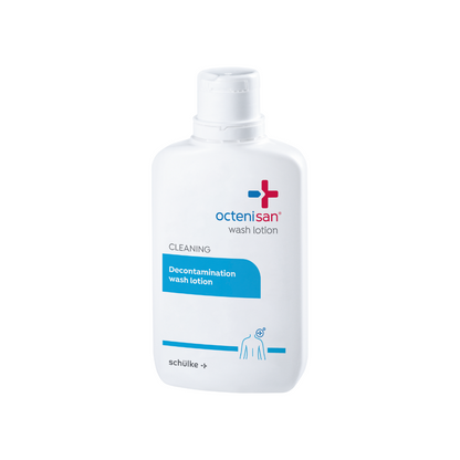 Una bottiglia di plastica bianca Schülke Octenisan Waschlotion della Schülke & Mayr GmbH con tappo a scatto. L'etichetta con accenti blu descrive la soluzione di pulizia della pelle antisettica per strutture mediche.