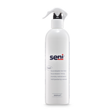 Der Seni Care Geruchsneutralisator von TZMO Deutschland GmbH ist eine 500 ml Flasche mit Sprühkopf, die für ein angenehmes Geruchsumfeld sorgt. Er ist mit mehrsprachigem Text und dem DEOPEX+ Logo versehen und neutralisiert Gerüche in Ihren Räumen effektiv.