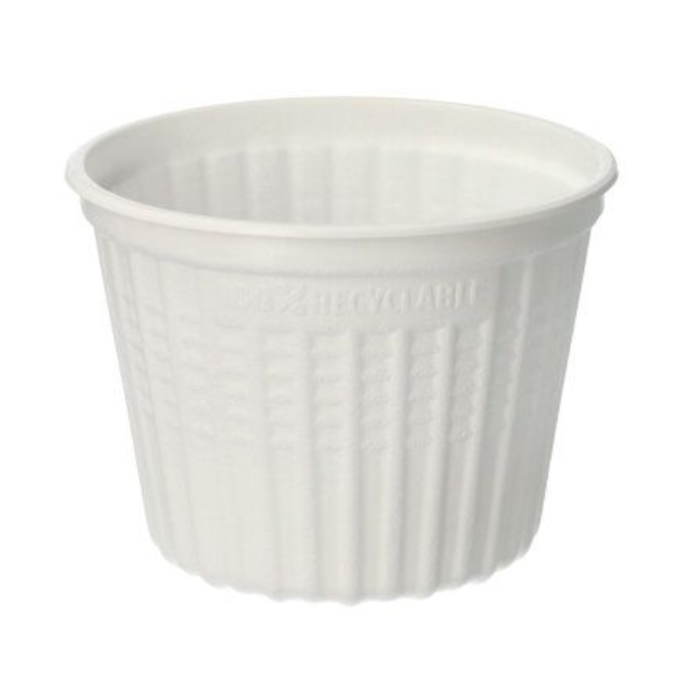 Un bicchiere da zuppa Starpak 25 PP "To Go" (Ø 11,5 cm, 500 ml, bianco) è raffigurato su uno sfondo bianco. Il bicchiere scanalato in polipropilene ha la scritta "RICICLABILE" sul bordo ed è quindi ideale per zuppe da asporto.