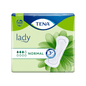 Il TENA Lady Normal Slipeinlage | Confezione (30 pezzi) di TENA - Essity Germany GmbH, sviluppata per il trattamento dell'incontinenza urinaria, viene presentata su uno sfondo verde-blu. La confezione evidenzia „3x Protezione“ e „Controllo degli odori“ e mostra sul lato destro un grafico dell'assorbente per dimostrare questo efficace prodotto per l'incontinenza.