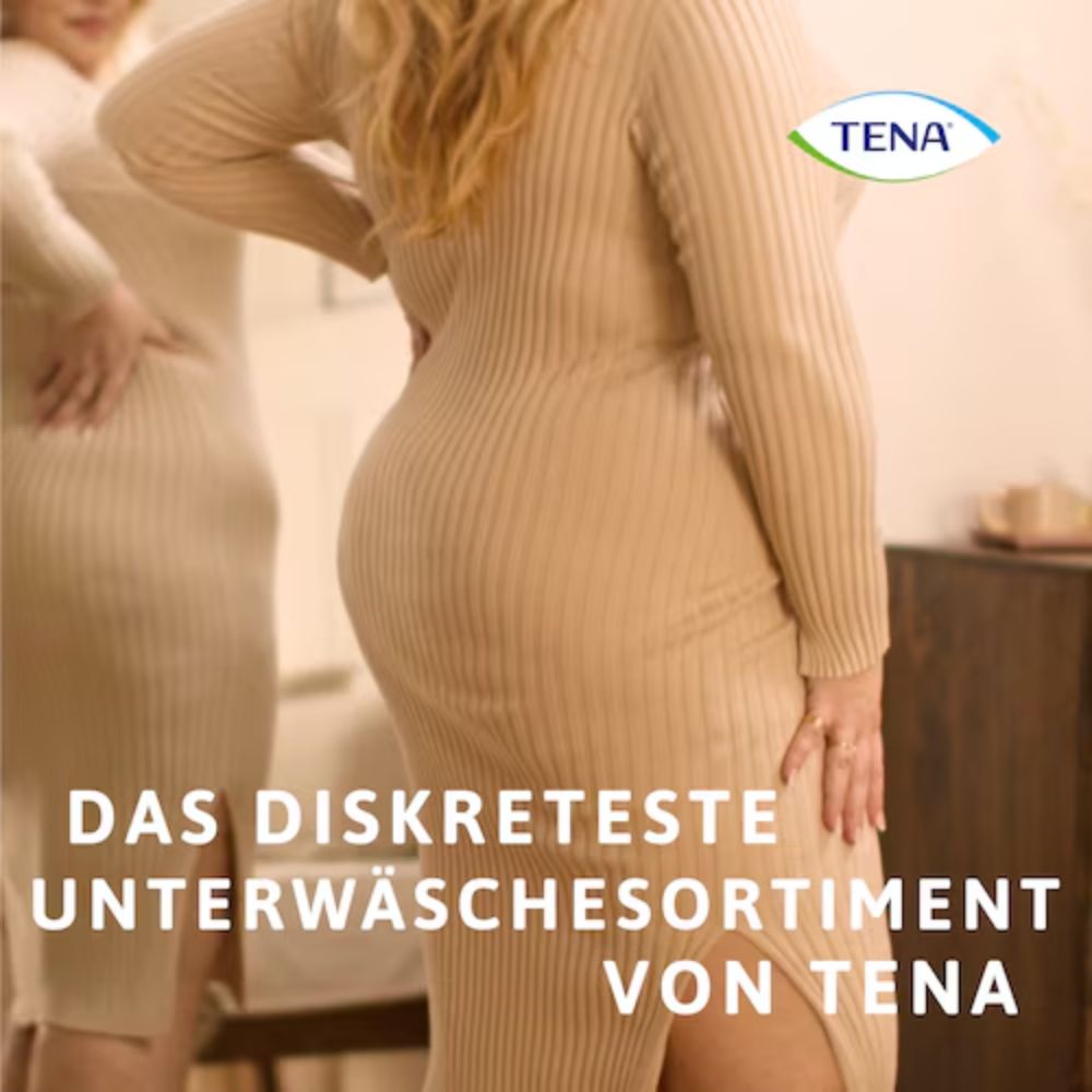 Una persona in un abito beige aderente è di spalle alla fotocamera. Il logo TENA appare in alto a destra. Il testo tedesco sotto recita: "TENA Silhouette Plus Creme slip assorbenti - la gamma più discreta di TENA - Essity Germany GmbH.