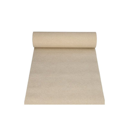 Un rotolo di tessuto beige del PAPSTAR runner da tavola simile a tessuto PV-Tissue Mix "ROYAL Collection", parzialmente srotolato su sfondo bianco, mette in risalto il lussuoso mix di polpa-viscosa-tessuto nel suo design.