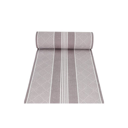 Su sfondo bianco è raffigurato un runner da tavola parzialmente srotolato con strisce parallele e motivi geometrici in tonalità di grigio e bianco, che riflette l'eleganza del PAPSTAR runner da tavola simile a tessuto PV-Tissue Mix "ROYAL Collection" della PAPSTAR GmbH.