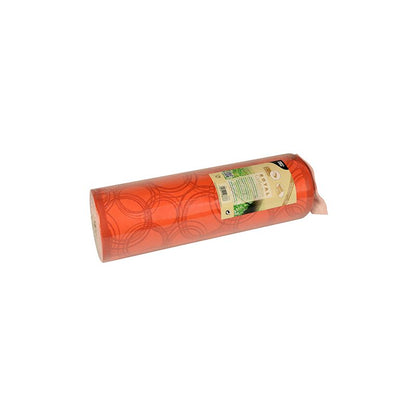 Un rotolo di materiale a rete di plastica rossa con motivo circolare, avvolto da un'etichetta con dettagli del prodotto e un codice a barre, proviene dal PAPSTAR runner da tavola simile a tessuto PV-Tissue Mix, parte della sofisticata collezione ROYAL della PAPSTAR GmbH.