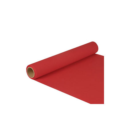 Un rotolo del PAPSTAR runner da tavola in tessuto "ROYAL Collection" nel formato 5 m x 40 cm si srotola in un tono rosso intenso su sfondo bianco.