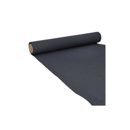 Un rotolo PAPSTAR di runner da tavola in tessuto "ROYAL Collection" in nero, parzialmente srotolato su sfondo bianco, assomiglia a un elegante runner da tavola. Il materiale liscio e densamente tessuto, con il bordo del rotolo chiaramente visibile, conferisce un tocco elegante a qualsiasi decorazione da tavola.