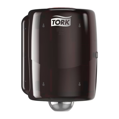 Il distributore interno Tork 653008 Maxi Performance W2 di Essity Professional Hygiene Germany GmbH si distingue per un design snello e arrotondato con un coperchio protetto dagli spruzzi. Il logo Tork prominente sulla parte superiore sottolinea il suo design Performance.