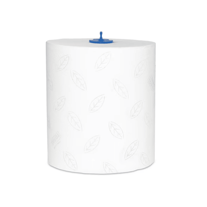 Un grande asciugamano in rotolo bianco Tork Matic® 290016 Premium H1 a 2 strati con un motivo a foglia discreto e un tappo blu di plastica al centro, progettato per l'uso in dispenser commerciali o industriali. Il rotolo TORK Premium H1 a 2 strati è in piedi su uno sfondo semplice.