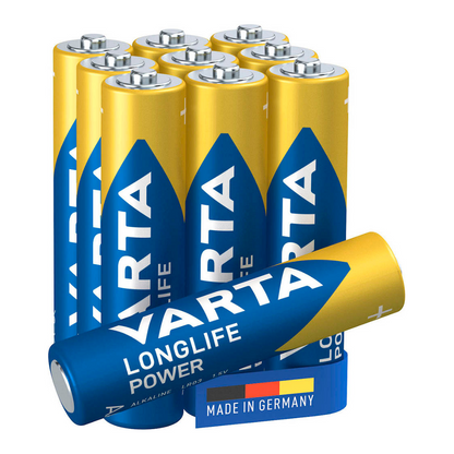Sei batterie Varta Longlife Power Micro AAA impilate una sopra l'altra, una delle quali è davanti, con il logo del marchio blu e giallo e la scritta "Made in Germany".