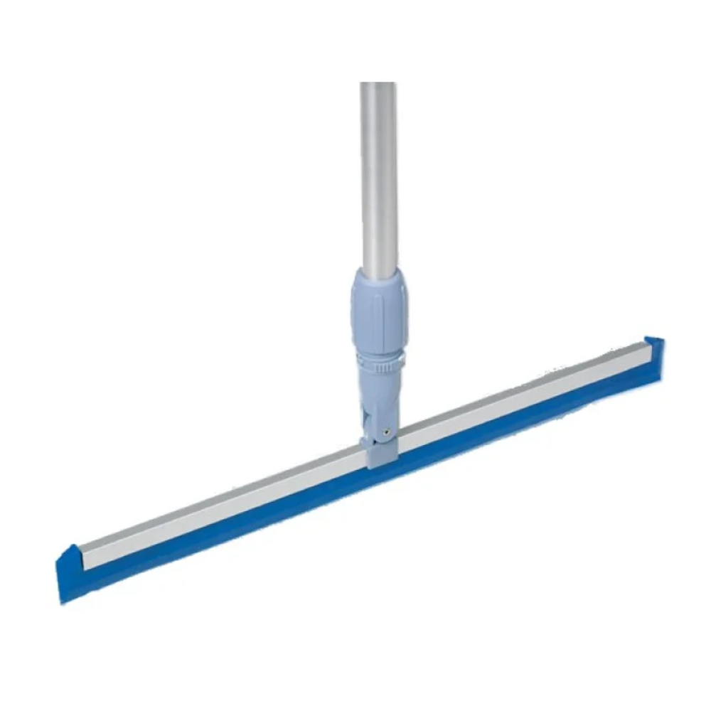 Il Vileda Professional MultiSqueegee tiraacqua - 50 c di Vileda GmbH è presentato con un lungo manico argentato con impugnatura azzurra confortevole e una lama in gomma blu. Questo tergivetro, noto sia come tiraacqua che come tergivetro, è posizionato verticalmente davanti a uno sfondo semplice.