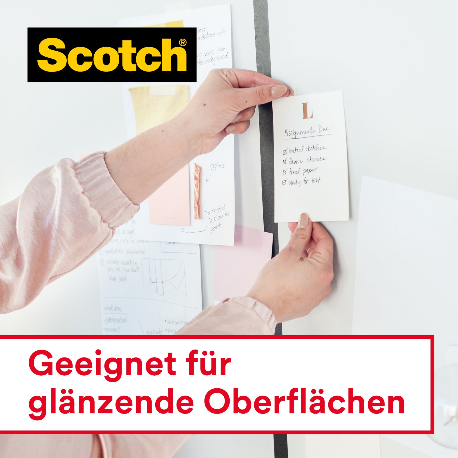 Eine Person befestigt eine Notiz an einem Whiteboard mit Scotch® Crystal Klebeband, 19 mm x 15 m mit Handabroller von 3M Deutschland GmbH. Der Text "Geeignet für glänzende Oberflächen" weist auf die Eignung für glänzende Flächen hin.