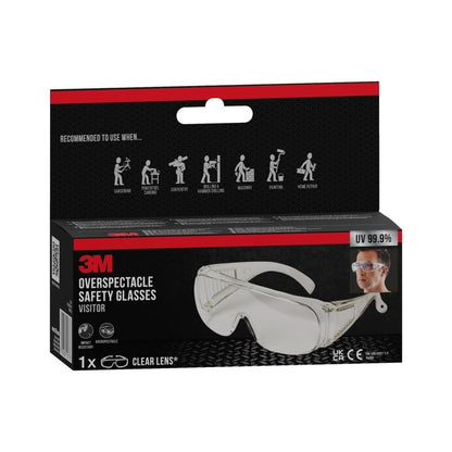 Una scatola di occhiali protettivi 3M™ Visitor, lente trasparente di 3M Deutschland GmbH. La confezione mostra occhiali protettivi chiari, consigli per l'uso in giardinaggio/pittura, una foto di un utilizzatore e mette in evidenza la protezione UV del 99,9%.