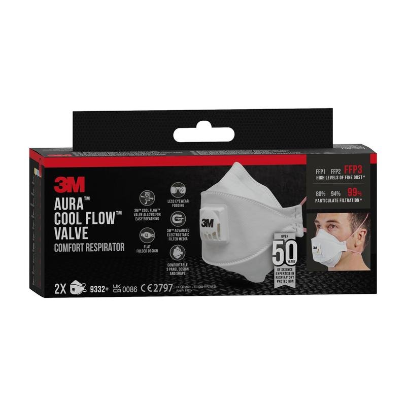È raffigurata una scatola della maschera antiparticolato 3M™ Aura™ Comfort Cool Flow™ 9332+, FFP3, con valvola di 3M Deutschland GmbH con un'immagine della maschera bianca e del portatore. La scatola contiene 2 maschere e mette in evidenza l'efficienza di filtrazione e il comfort.