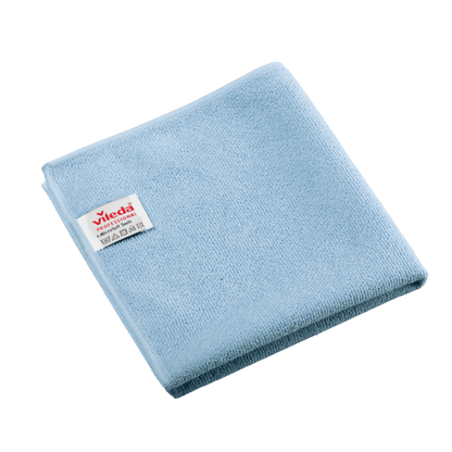 Panno in microfibra Vileda Professional r-MicroTuff Swift blu, piegato, con etichetta bianca cucita su cui figurano il nome del marchio e i simboli di lavaggio.