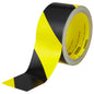Nastro per segnaletica di pericolo 3M™ 5702, Nero/Giallo, 50 mm x 33 m, 0,14 mm | Confezione (1 rotolo)